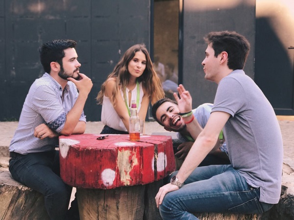 Mỗi học sinh sinh viên nên đi du học